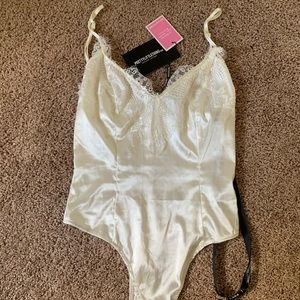 PrettyLittleThing White Lace Bodysuit